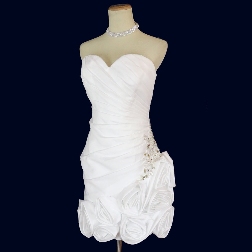 NWT JORDAN White Ruched Bodice Beaded Floral Dress